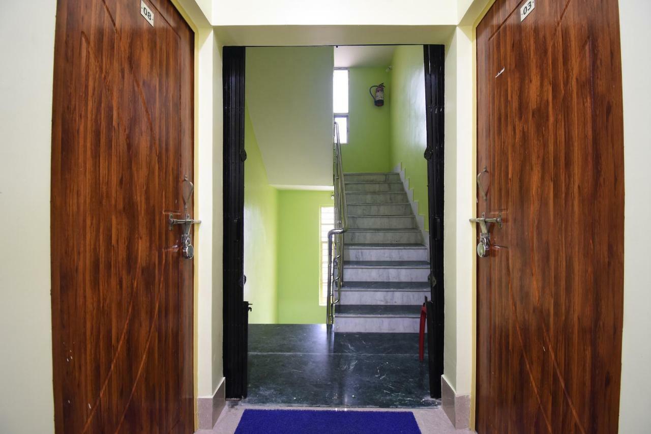 Oyo 43461 Atithya Guest House Sri Niketan Bagian luar foto